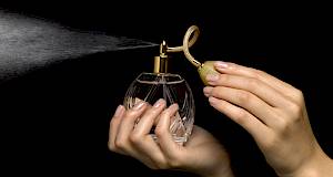 Kako da miris parfema na koži potraje?